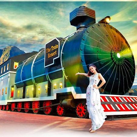 The Train Resort Джомтьен Экстерьер фото