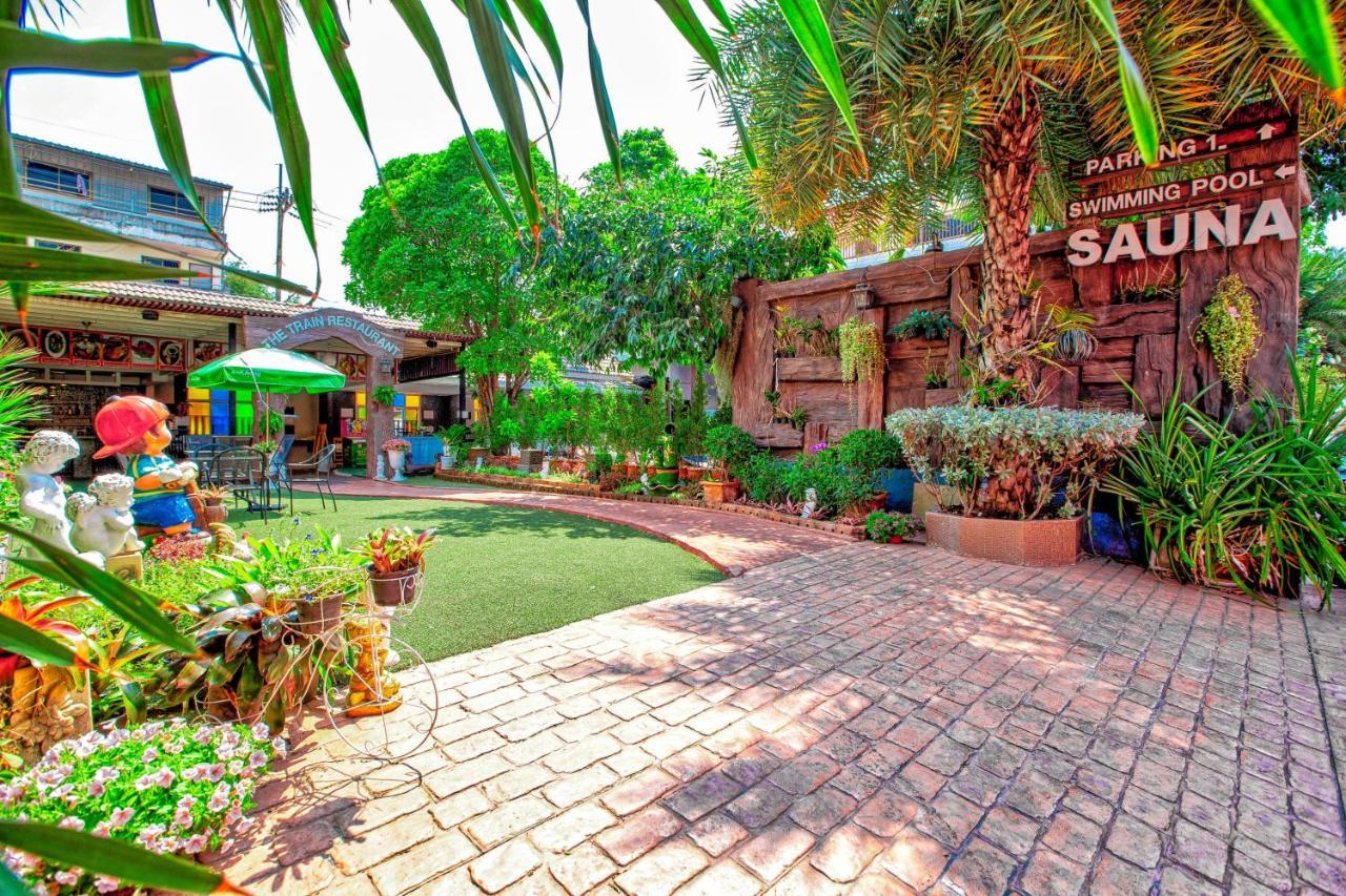 The Train Resort Джомтьен Экстерьер фото